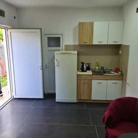 F Apartman