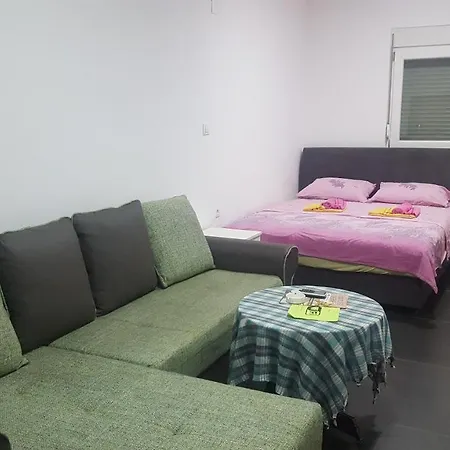 F * Podgorica
