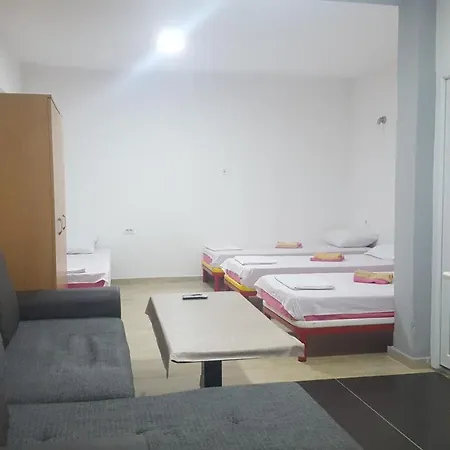 Apartmán F *
